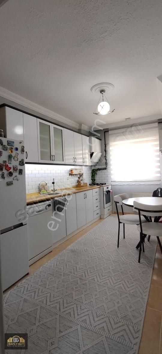 Akhisar Eski Toki'de Güvenlikli 3+1 Arakat Satılık Daire - Görsel 6