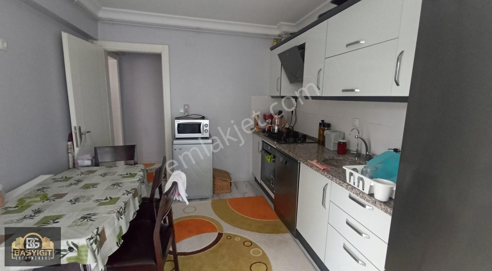 Hürriyet Mh. Cuma Pazarı Yakını 3+1 Özel Otoparklı Satılık Daire - Görsel 3