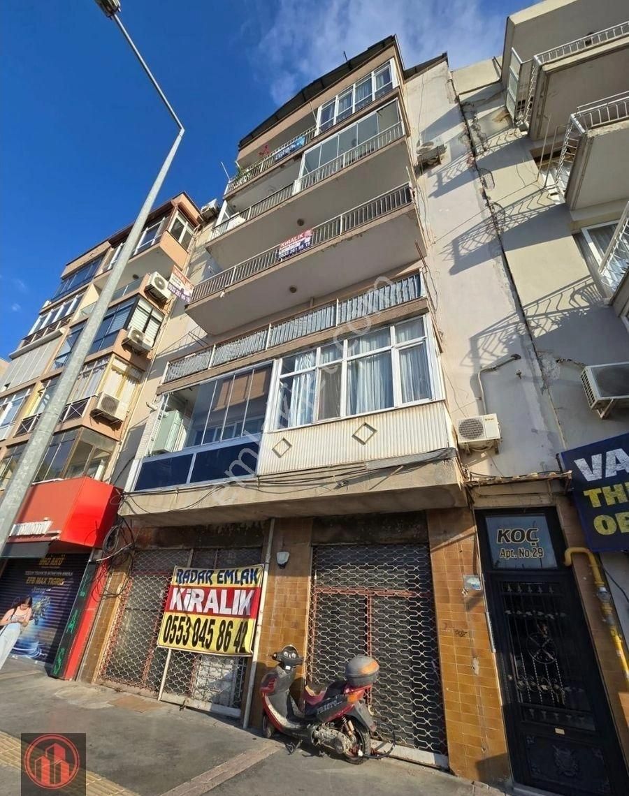 Balçovada Metro Yakını Anayol Üzeri Arakat Kiralık 3+1 Daire
