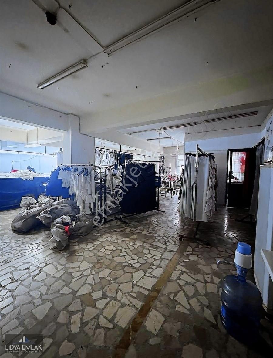 Çağlayan Vatan Caddesinde 350m2 Satılık Işhanı Katı