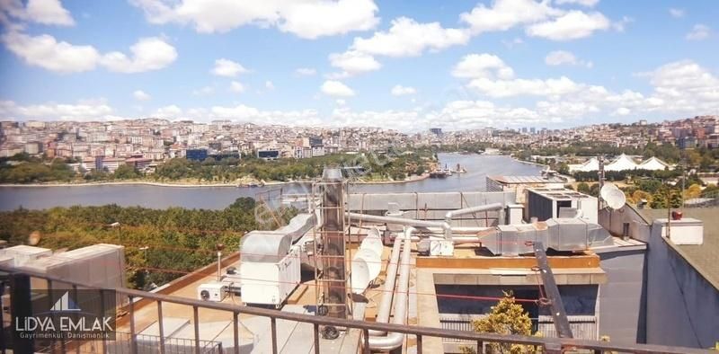Sütlüce Mahallesinde Mühteşem Haliç Manzaralı Benzersiz 6+1daire