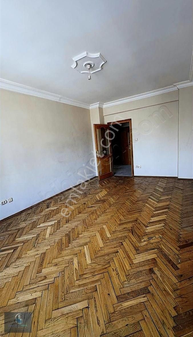 Her Yere Ulaşım Kolaylığı Ara Kat Çift Balkonlu Kiralık Daire