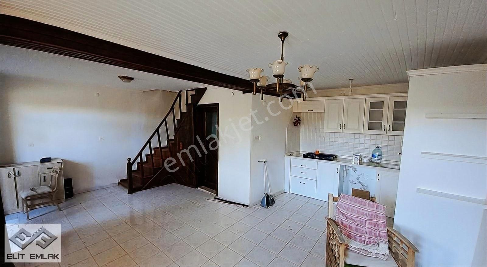 Altınoluk Köyü Satılık Tarihi Müstakil Taş Ev - Görsel 25