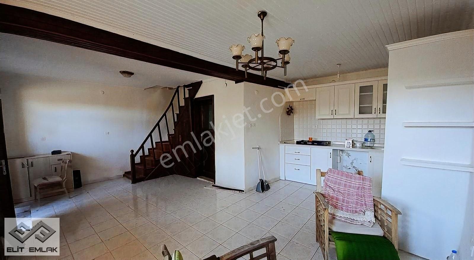 Altınoluk Köyü Satılık Tarihi Müstakil Taş Ev - Görsel 8