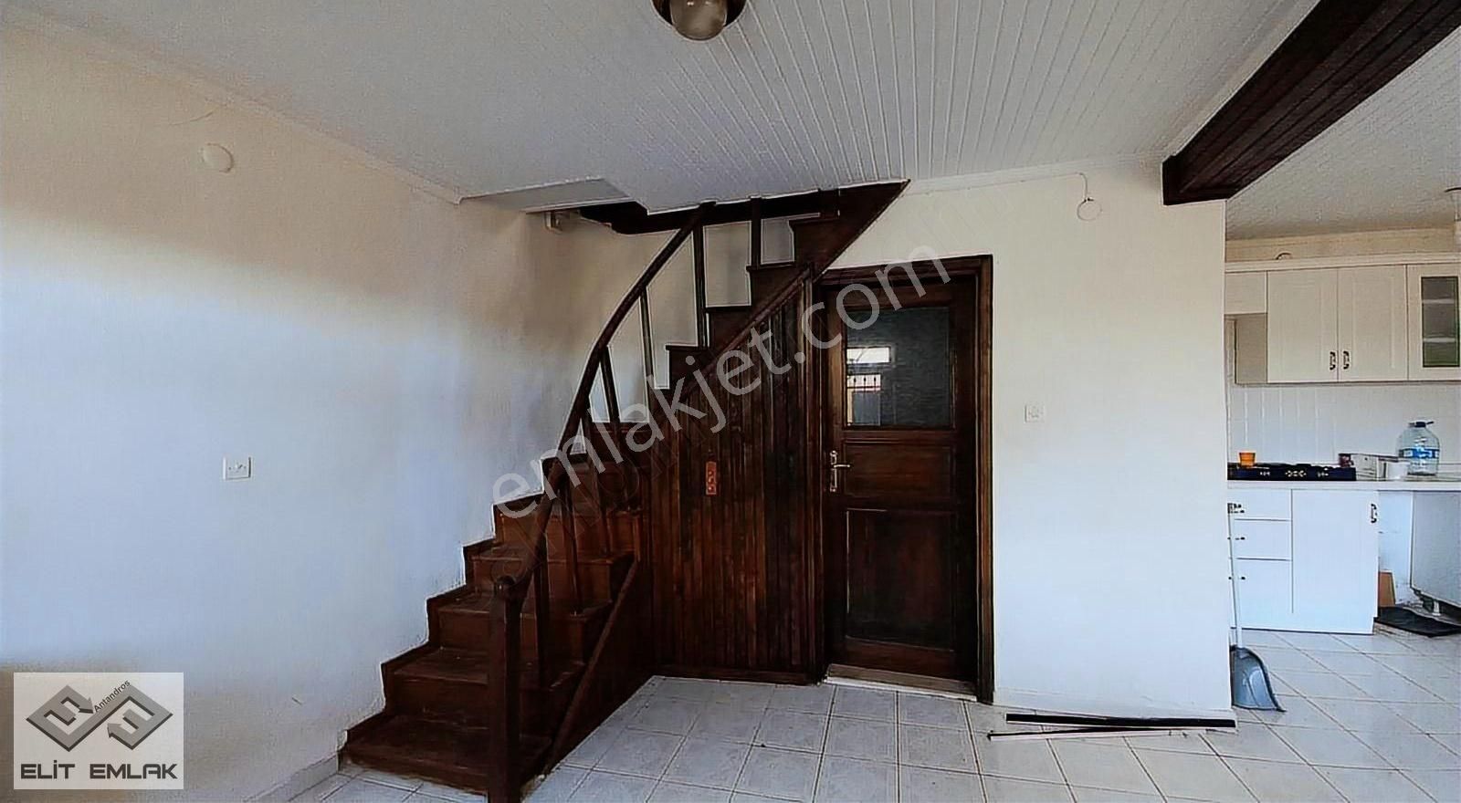 Altınoluk Köyü Satılık Tarihi Müstakil Taş Ev - Görsel 3