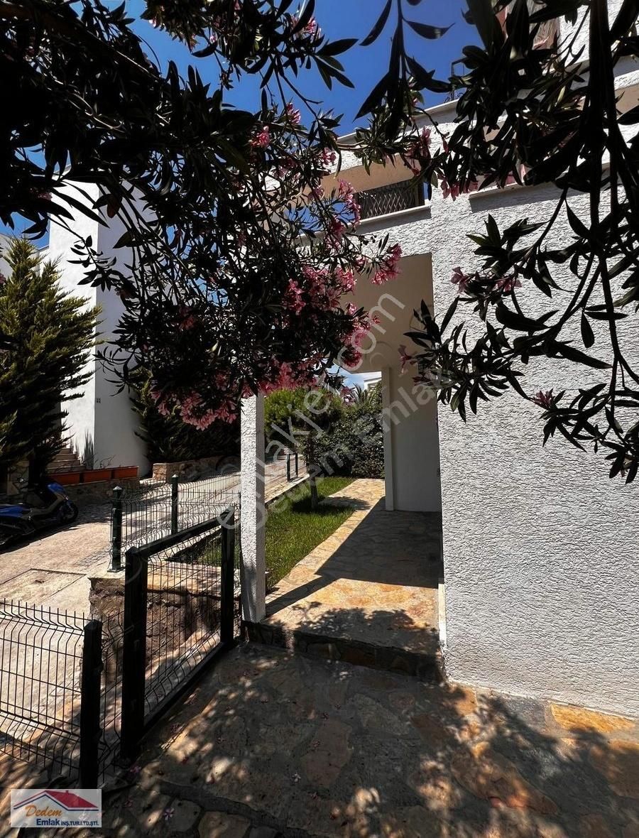 Fırsat ! Küçükbük Koyunda Site İçerisinde 5+1 Müstakil Villa - Görsel 12