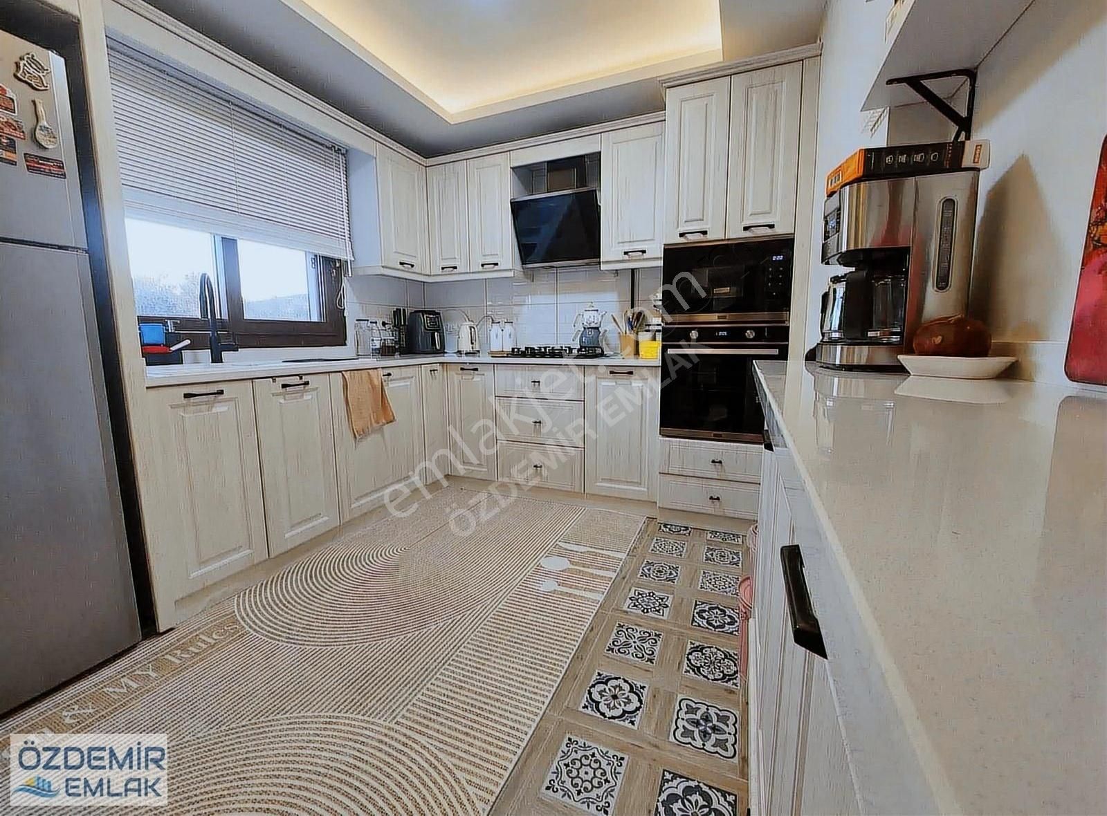 Kış Bahçeli Mustakil Havuzlu Kapalı Mutfak Doğalgazlı 3+1 Villa - Görsel 11