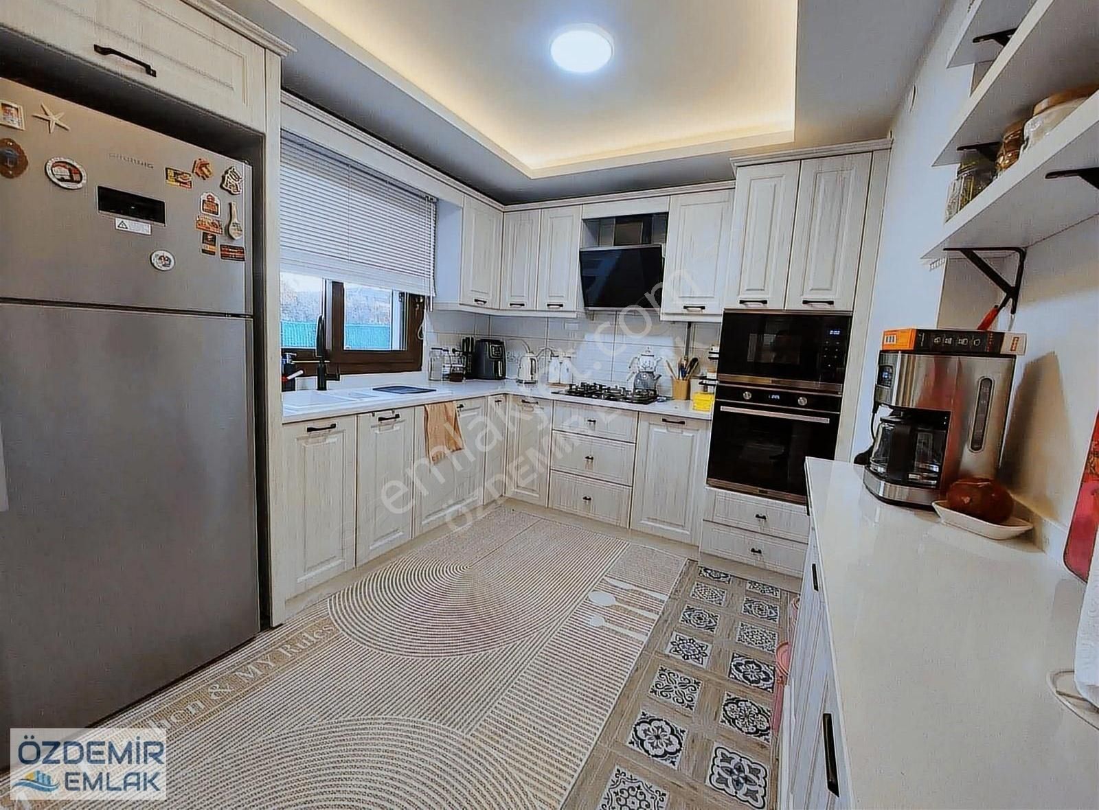 Kış Bahçeli Mustakil Havuzlu Kapalı Mutfak Doğalgazlı 3+1 Villa - Görsel 18