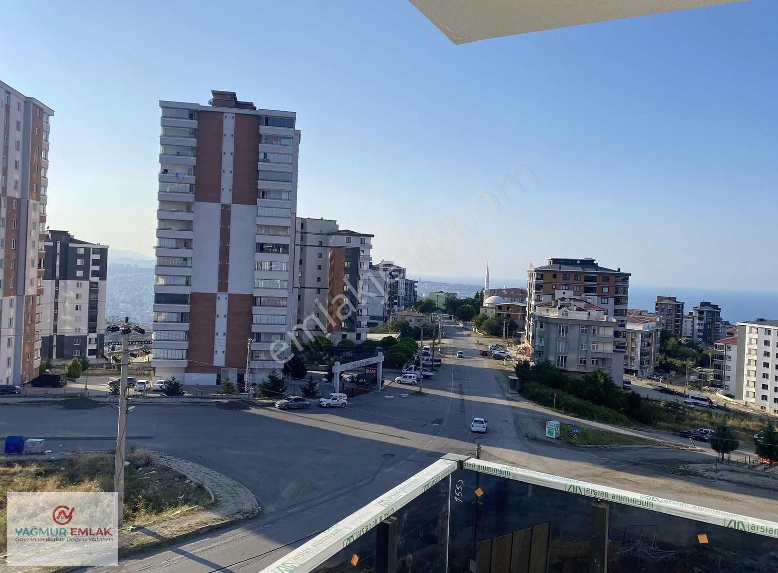 Yağmur Emlaktan Cadde Üstü Deniz Manzaralı 2+1 Lüks Daire