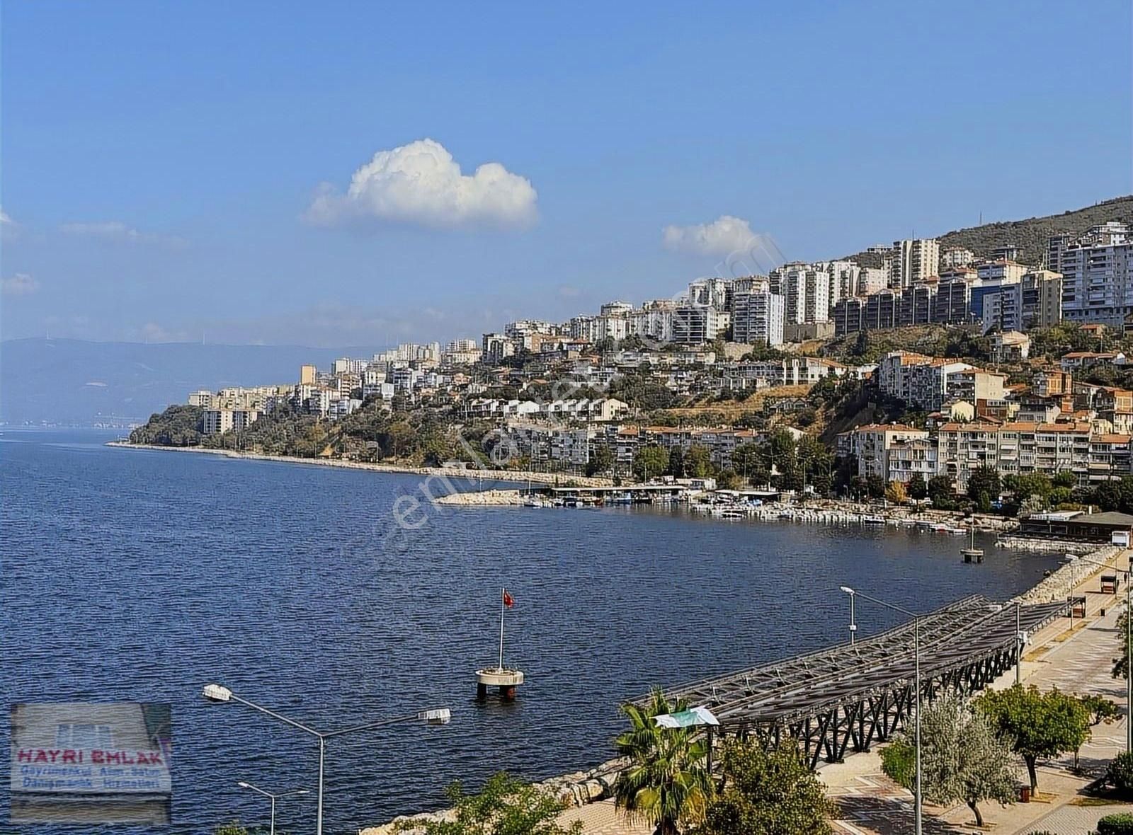 Gemlik Sahilde Lebiderya Manzaralı 4+1 Satılık Daire - Görsel 17