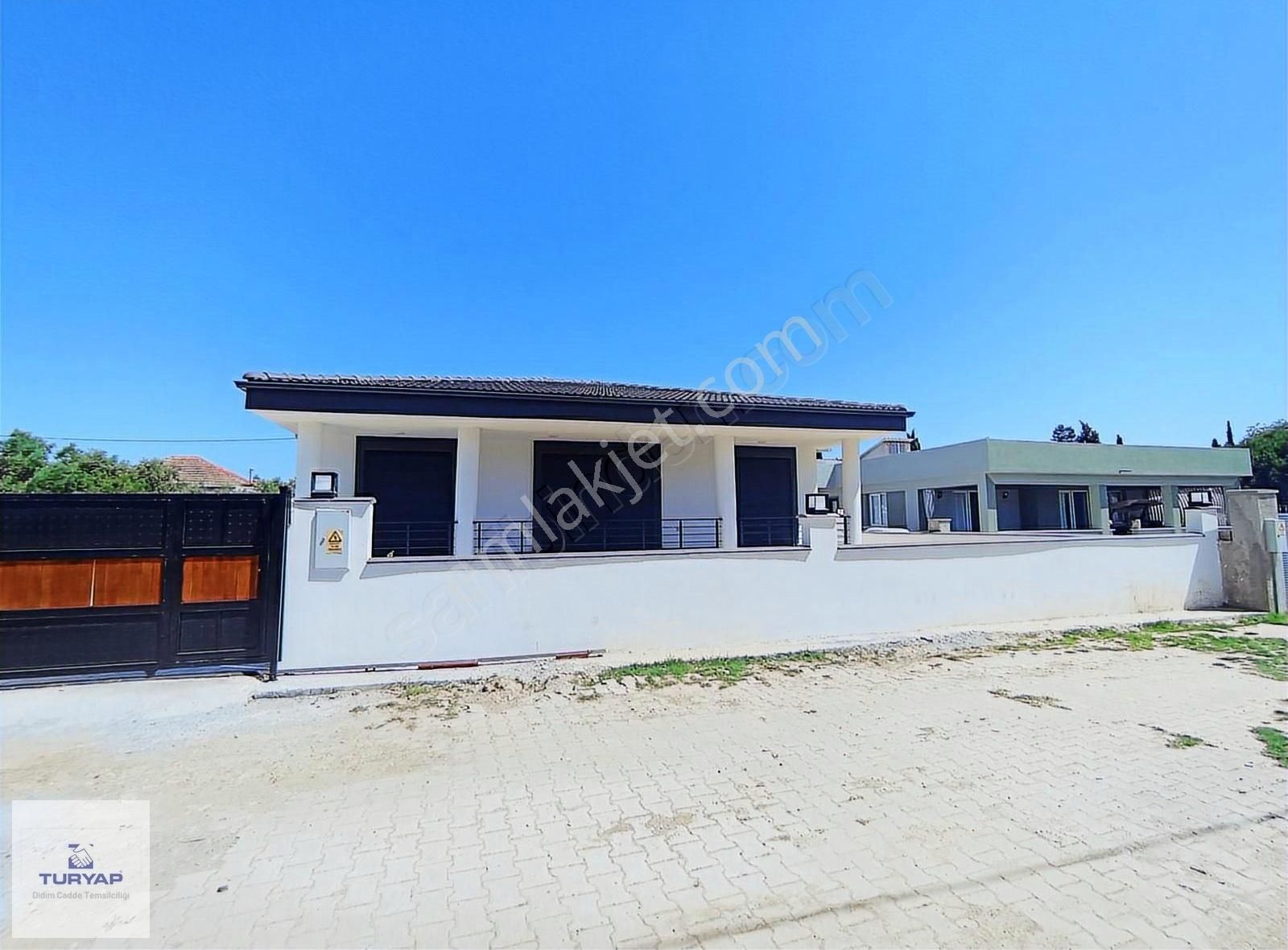 Didim Balat'da Tek Katlı, Tam Müstakil, Bahçeli Sıfır Lüks Villa
