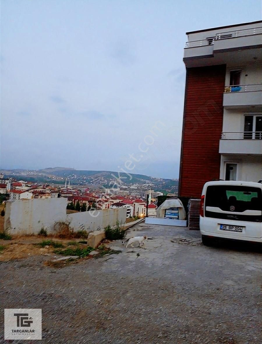 Tarcanlar'dan Boğazova Caddesinde 1+1 Dubleks Kiralık Daire