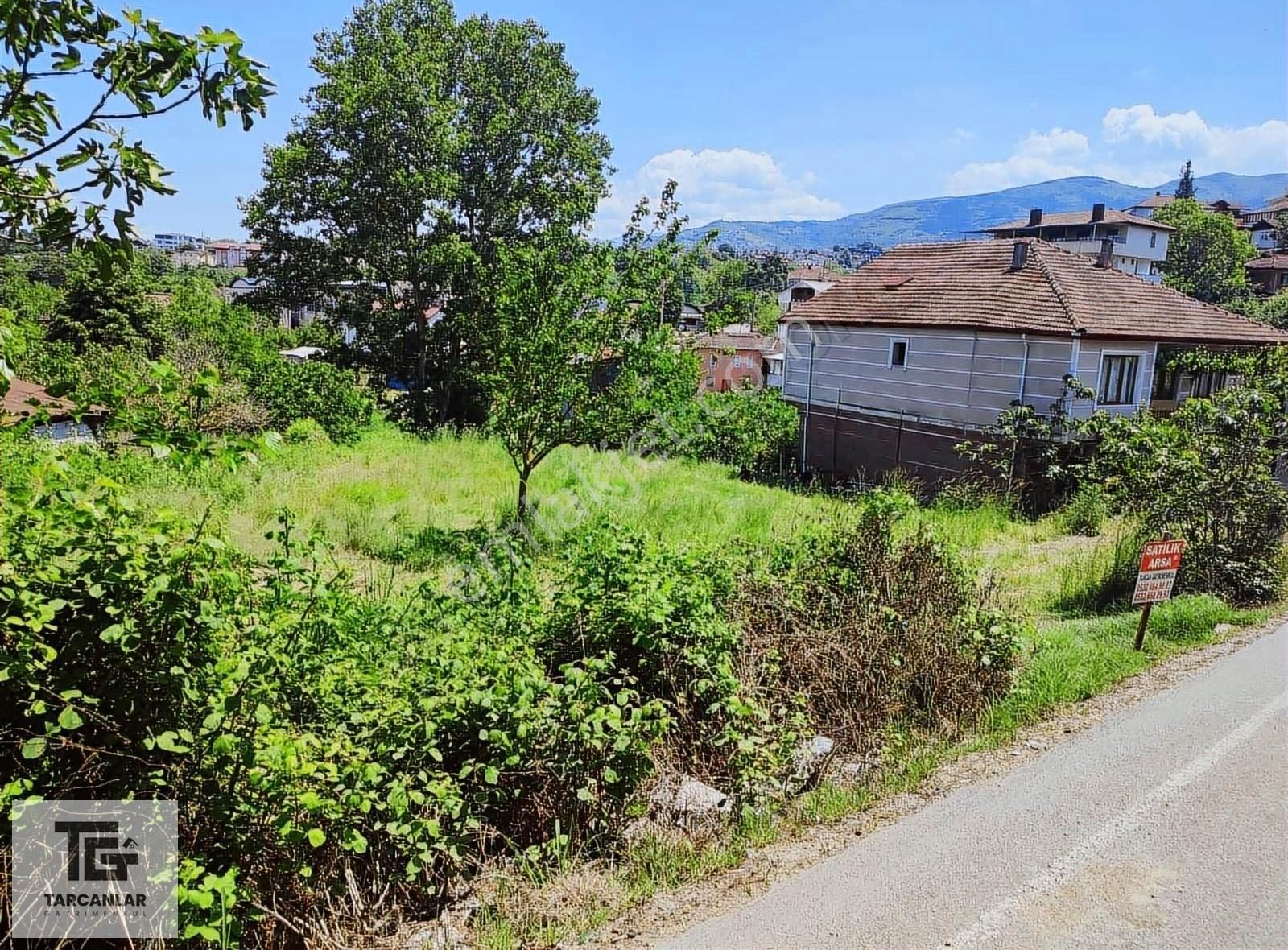 Tarcanlardan Yeniköyde İmarlı Yola Cephe Geniş Arsa