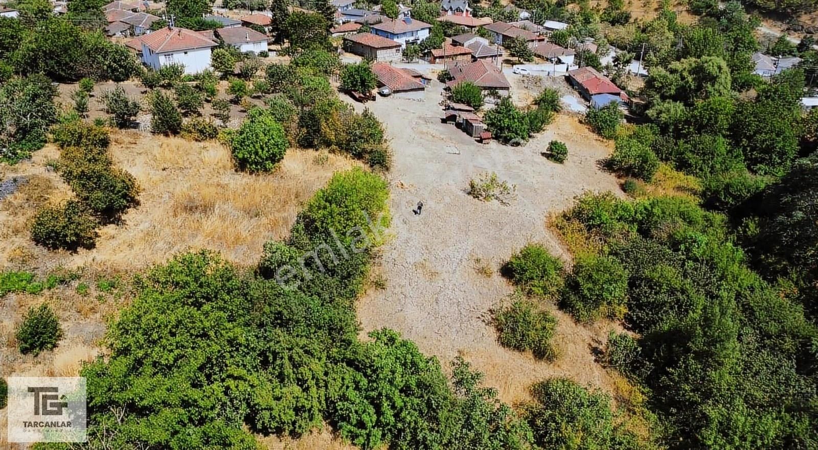 Tarcanlardan Karamürsel Kızderbent Mahallesinde İmarlı Arsa