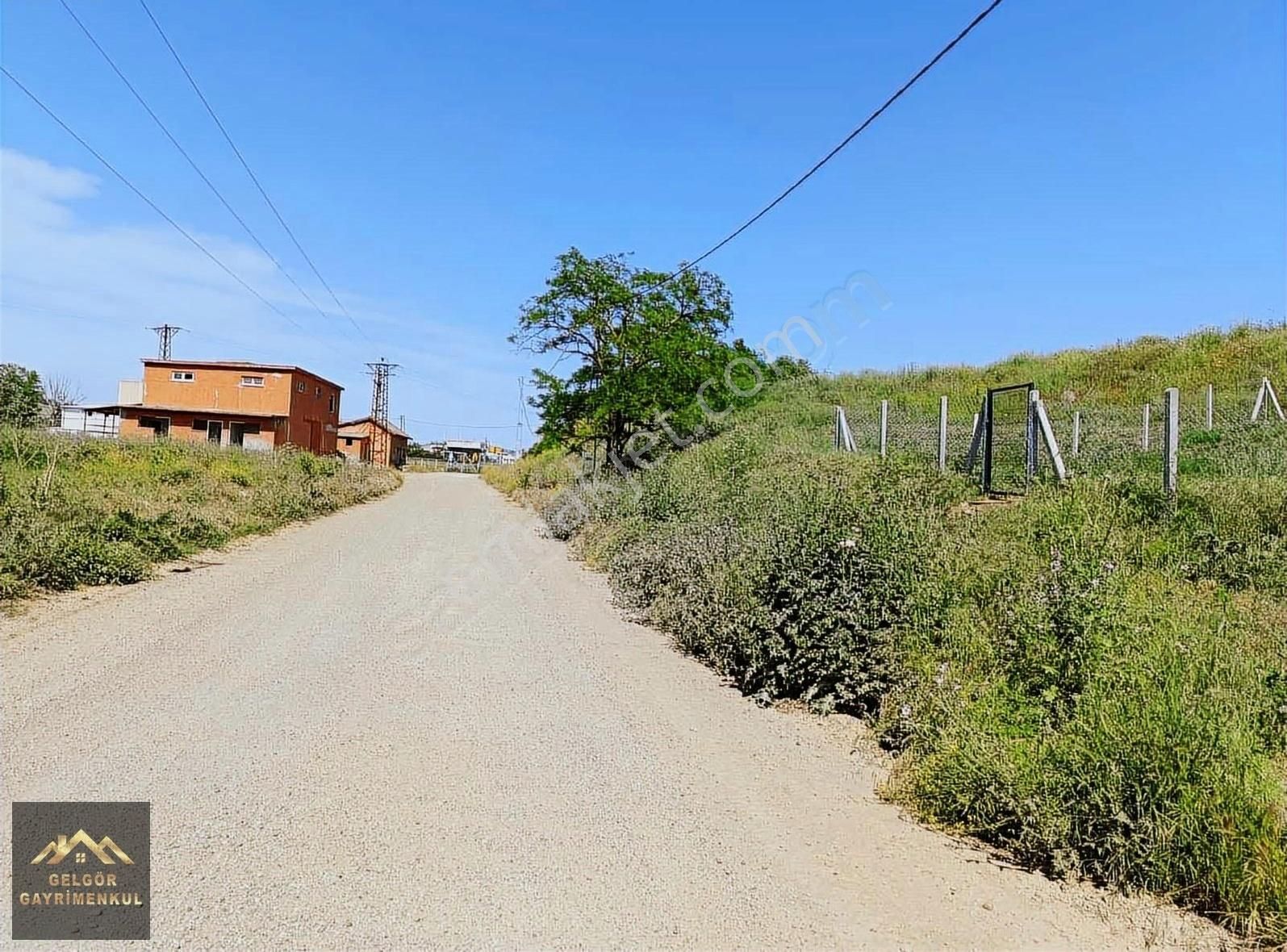 Silivri Değirmenköyde 225m2 İmarlı E-5 Cephe Telle Çevrili Arsa - Görsel 5