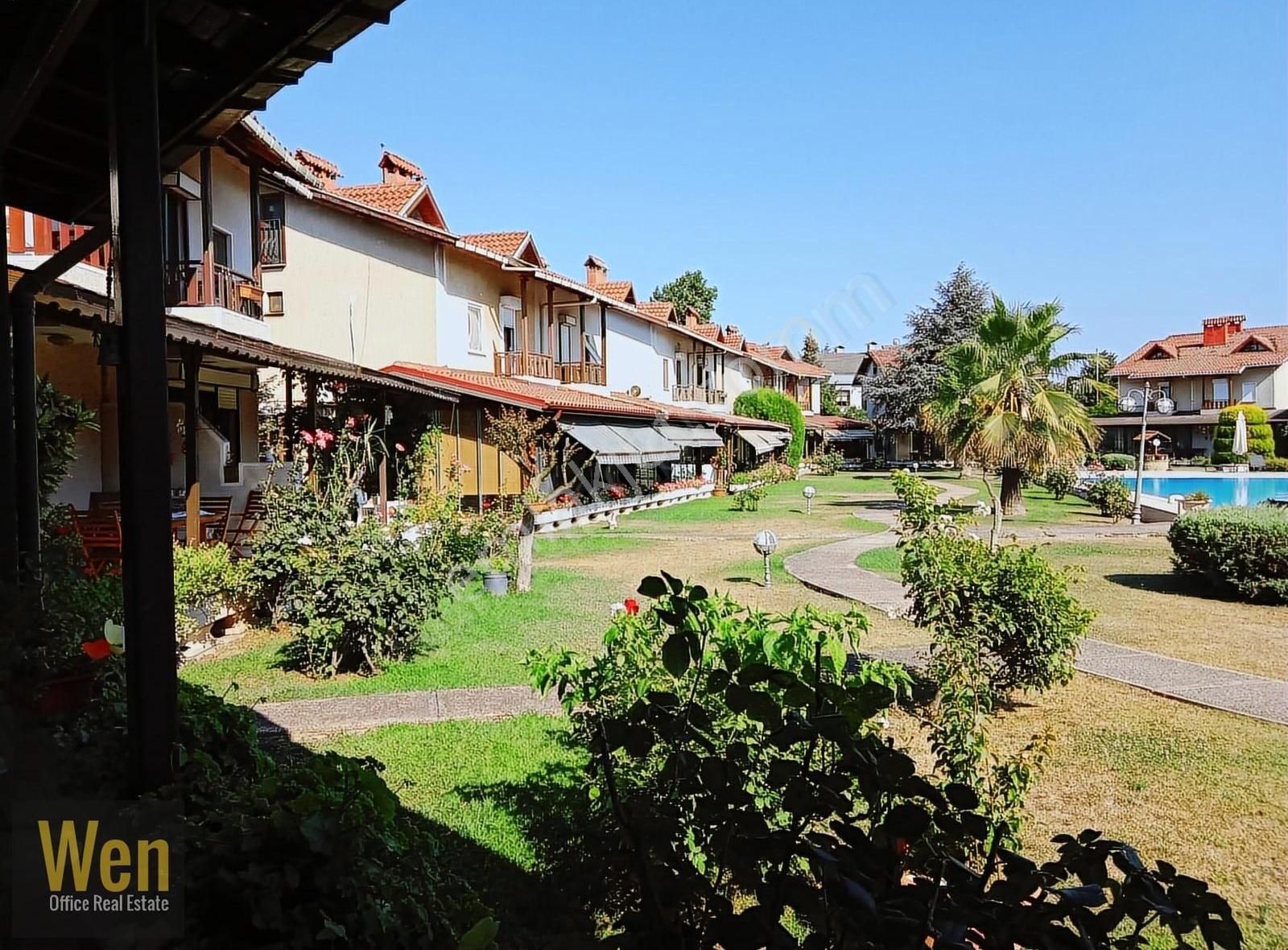 Tuzla Merkez Mahallesin,de 4+1 Havuzlu Sitede İçerisinde Villa