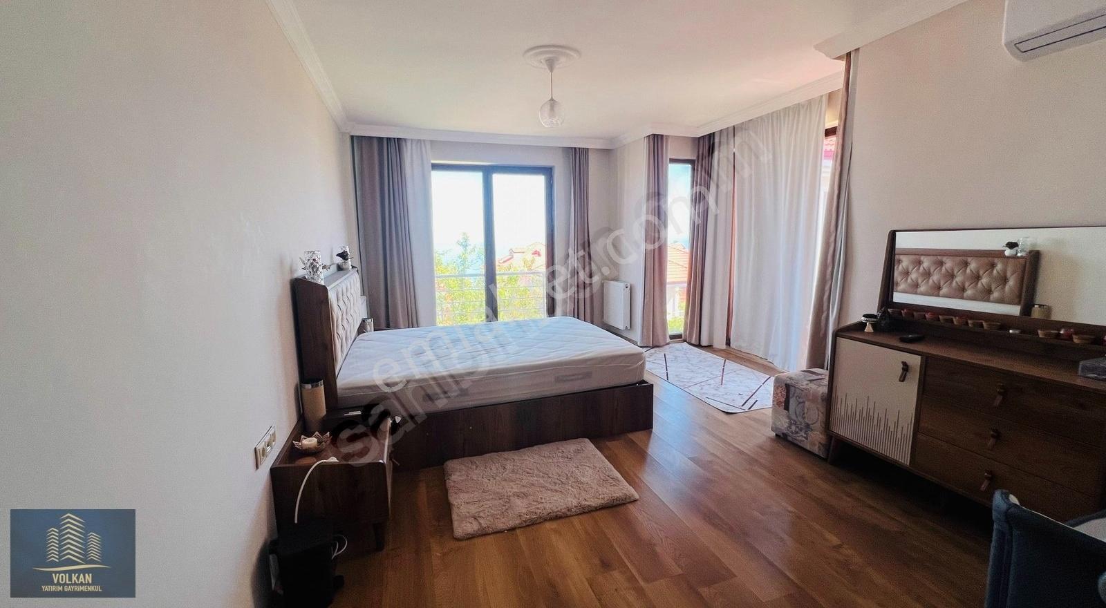Deniz Manzaralı Site İçi Full Eşyalı Bahçeli Villa - Görsel 9