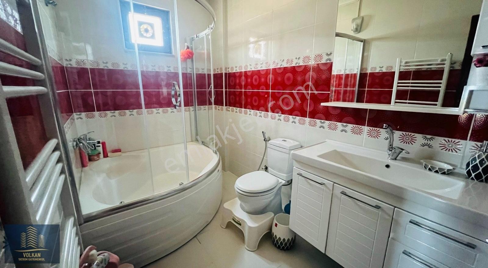 Deniz Manzaralı Site İçi Full Eşyalı Bahçeli Villa - Görsel 15