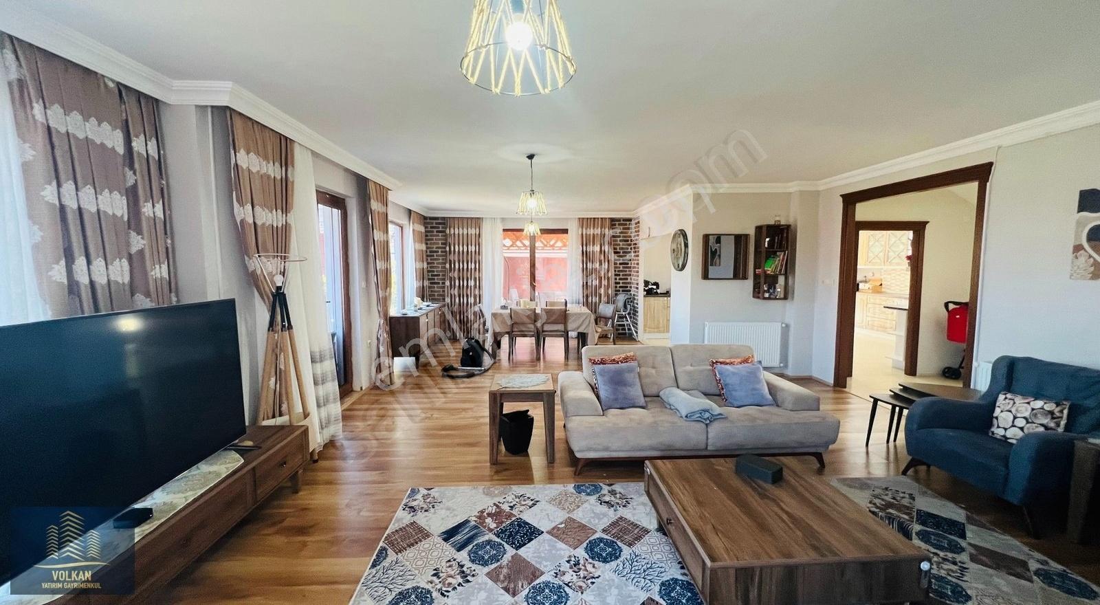 Deniz Manzaralı Site İçi Full Eşyalı Bahçeli Villa - Görsel 20