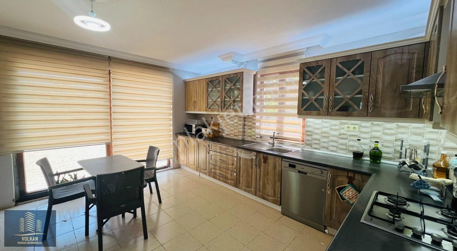 Deniz Manzaralı Site İçi Full Eşyalı Bahçeli Villa - Görsel 13