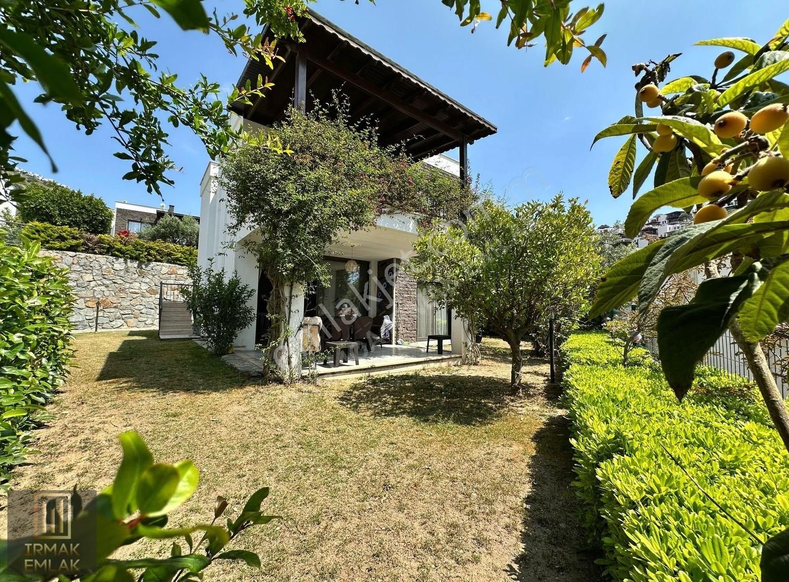 Gümüşlük Koyunbaba Denize Yakın Havuzlu Sitede Bahçeli Daire