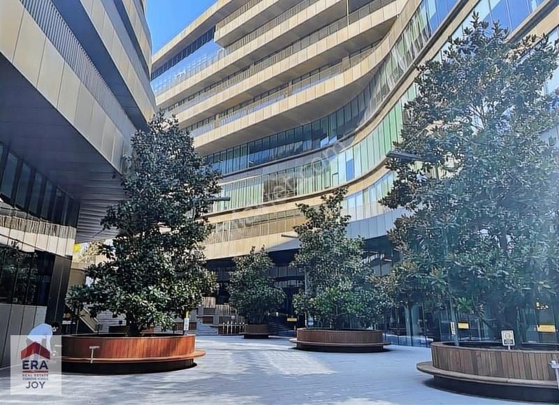 Kurtköy'de Prestijli Bina Aeropark 'ta 1.227 M2 Kiralık Ofis