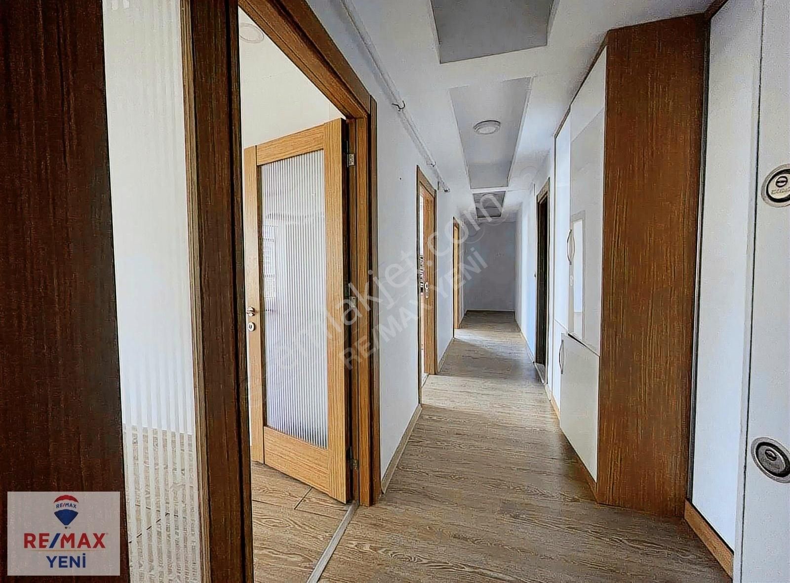 Remax Yeni'den Mevsim Sitesi Kav Kiralık 5+1 Daire
