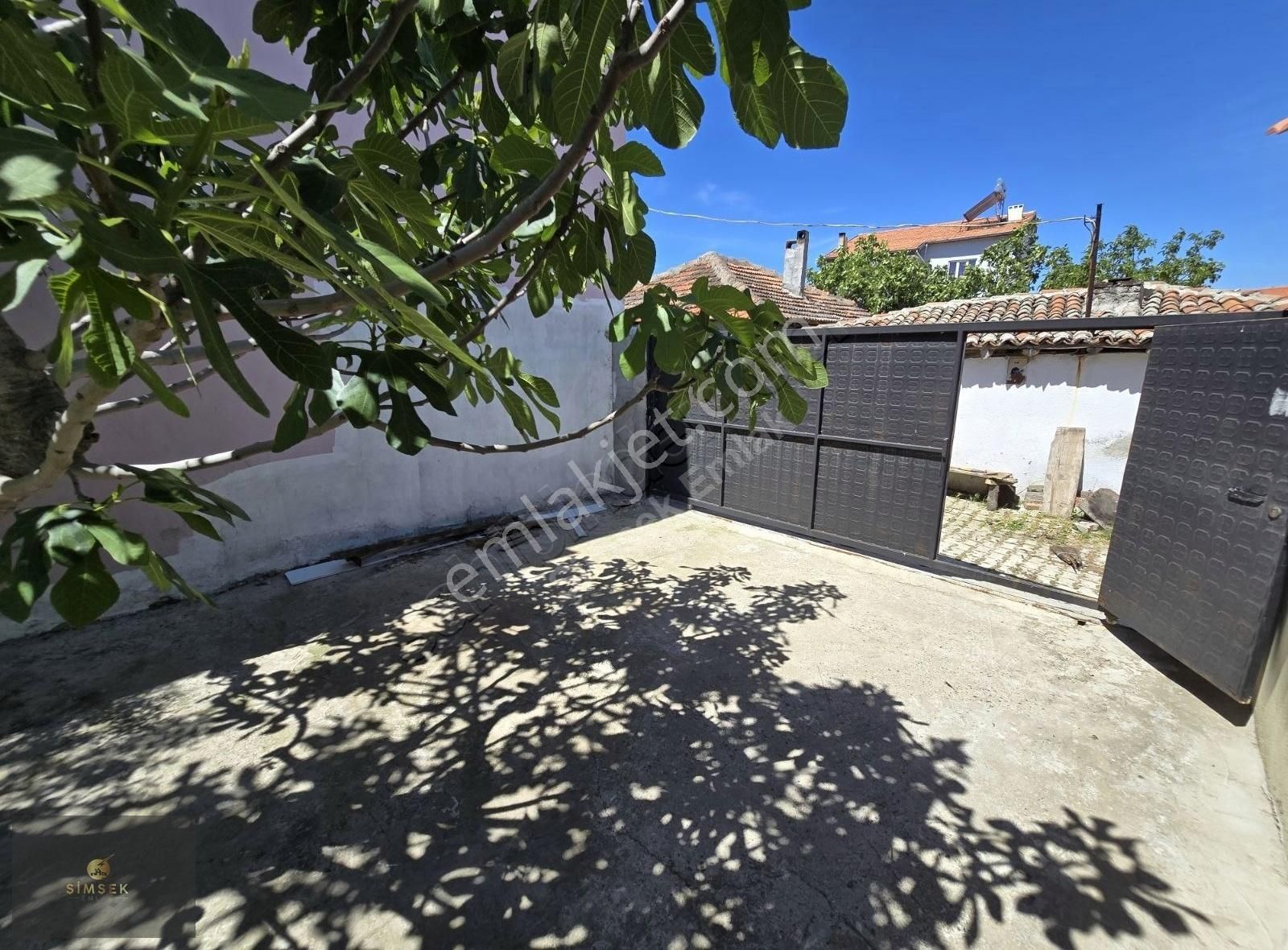 Şimşekten Kızıklıda 2+1 Köy Evi - Görsel 2