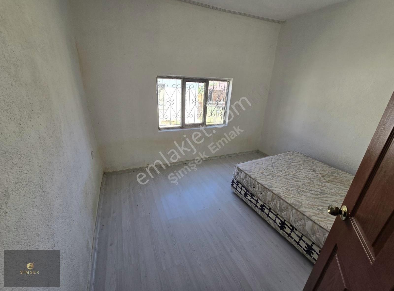 Şimşekten Kızıklıda 2+1 Köy Evi - Görsel 3