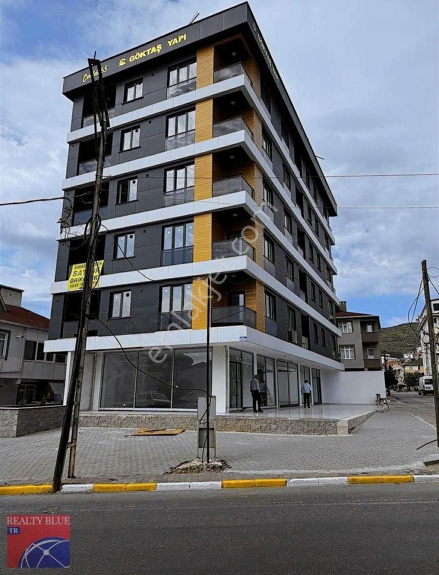 Cadde Üzeri Fırsat! 310m² Kiralık Dükkan Necip Fazıl Mahallesi