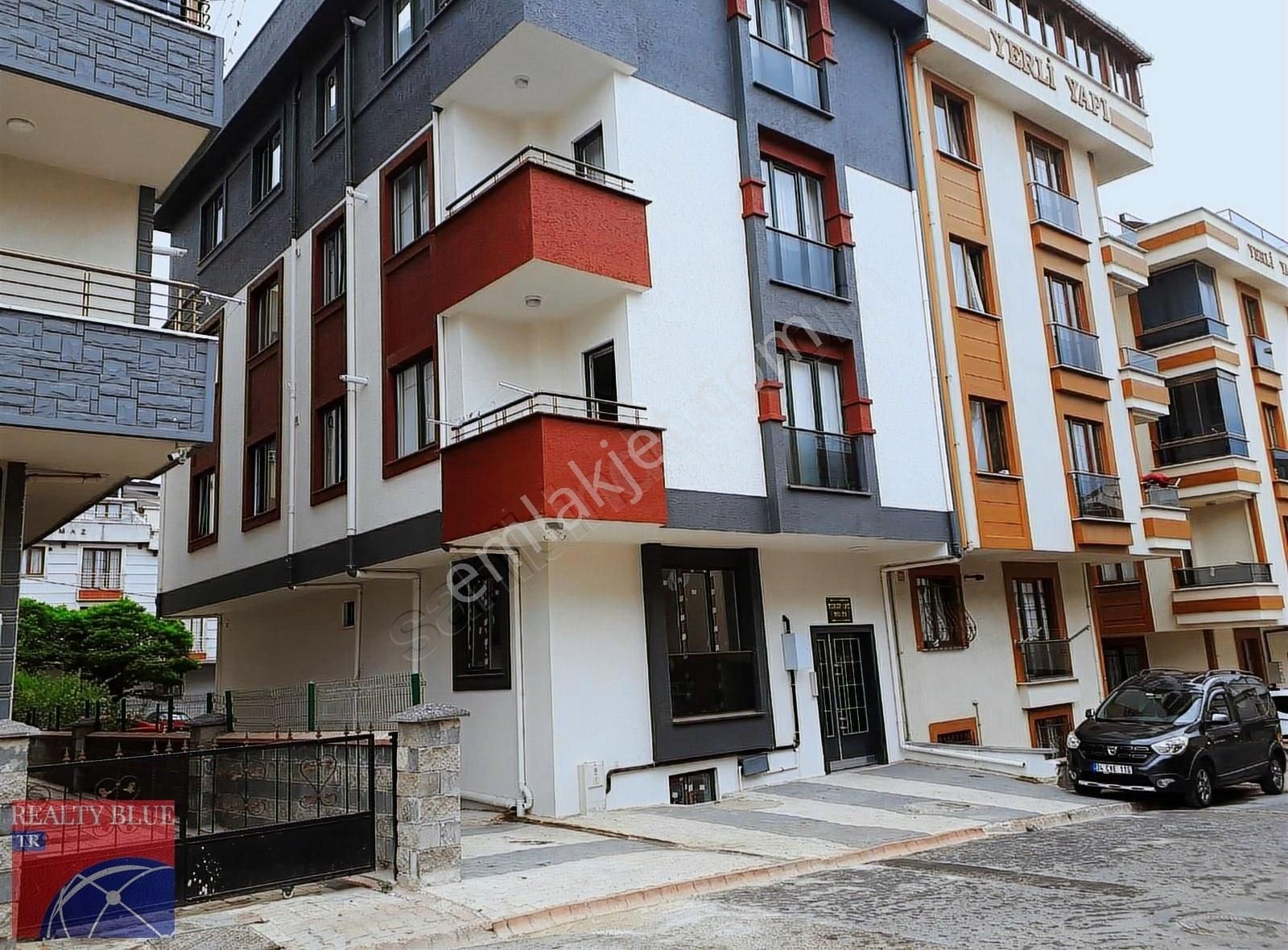Sancaktepe Atatürk Mahallesi'nde Satılık 4+1 Dubleks Daire