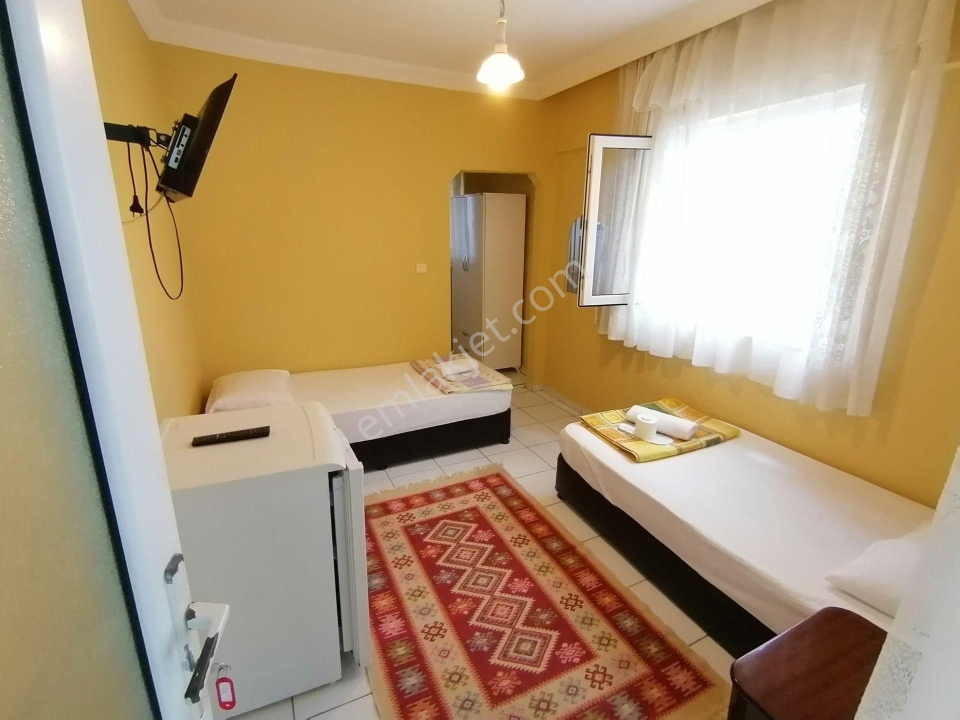 Çınarcık Merkezde, Pansiyonda Günlük Kiralık Odalar