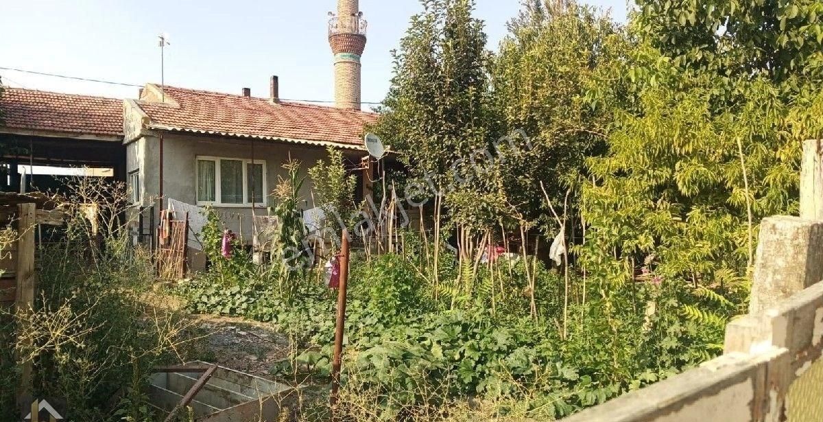 Hatice Kara'dn Y.söğüt Önü Mh. Üzernde Ev Olan Satılık Arsa