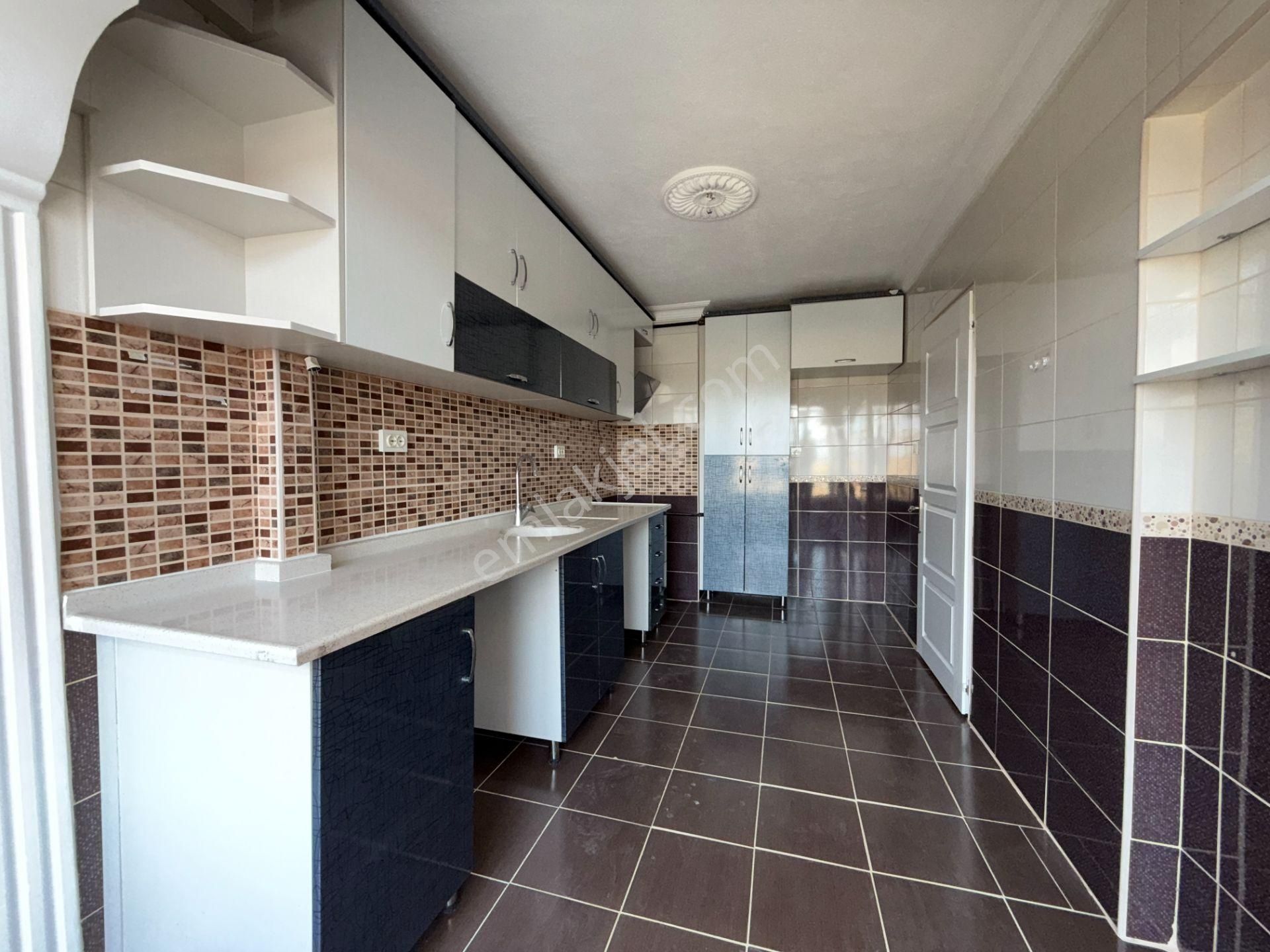 Ufuk Kılıç Emlak'tan Site İçerisinde 8.kat 3+1 130m² Masrafsız Daire