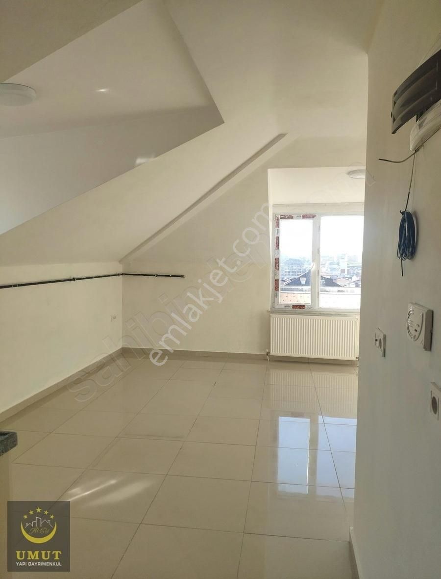 Arnavutköy Belediyesine Çok Yakın Kiralık Üst Dubleks Ofis Katı.