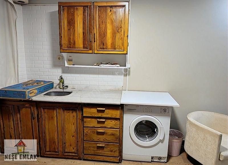 Neşe Emlak''tan..sultantepe İcadiyede Eşyalı Kiralık Tek Oda