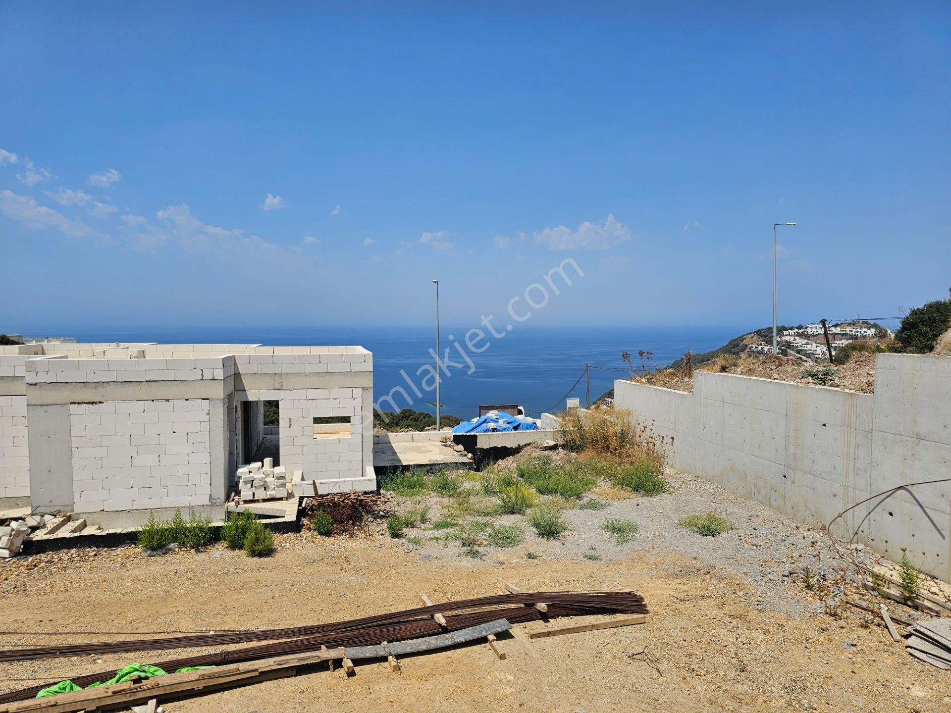 Yalıkavak Geriş Havuzlu Sitede Deniz Manzaralı 2+1 Bahçeli Daire