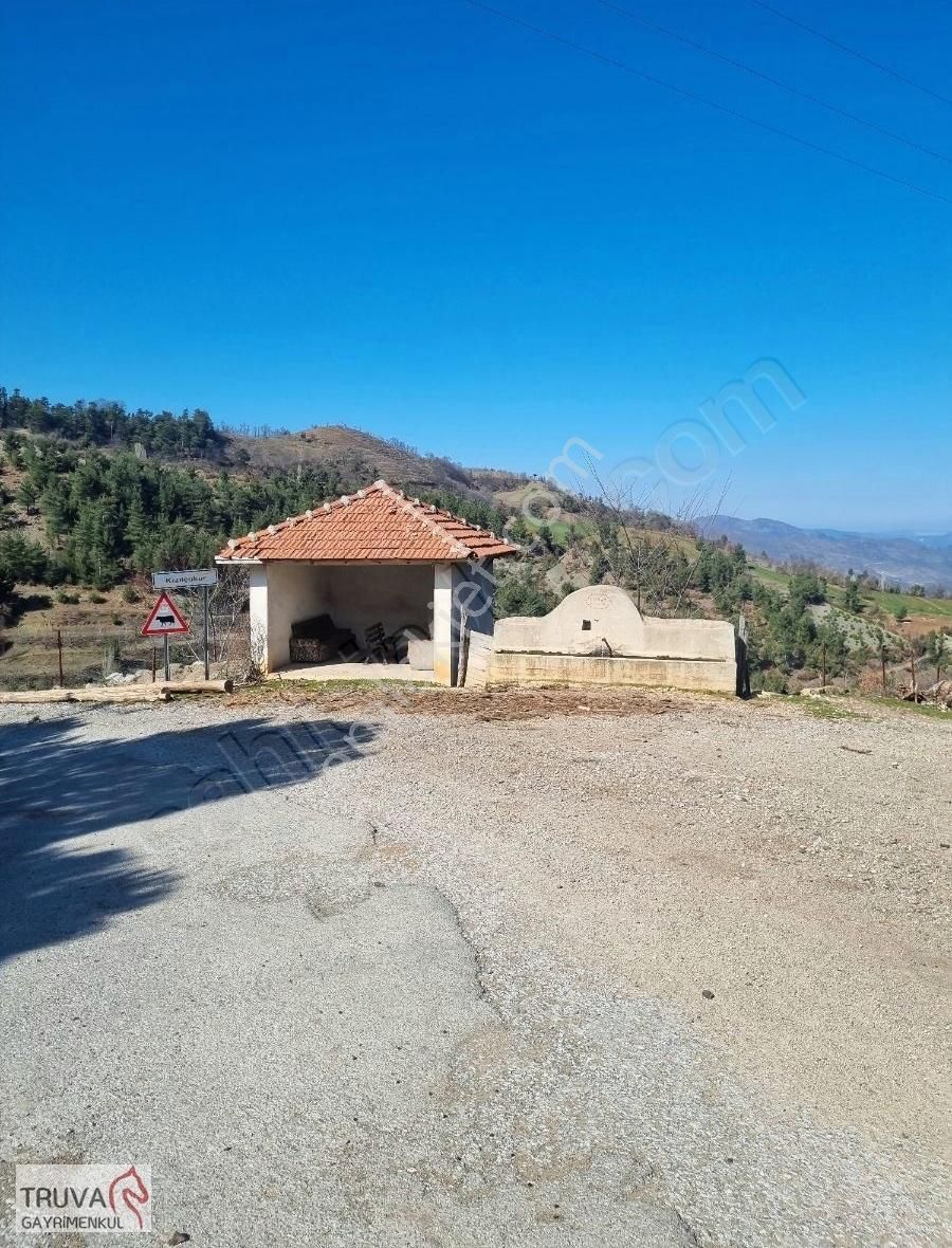 Balıkesir Bigadiç Kızılçukur 2018m2 Üzüm Bağı Köy İçi Yolu Var - Görsel 2