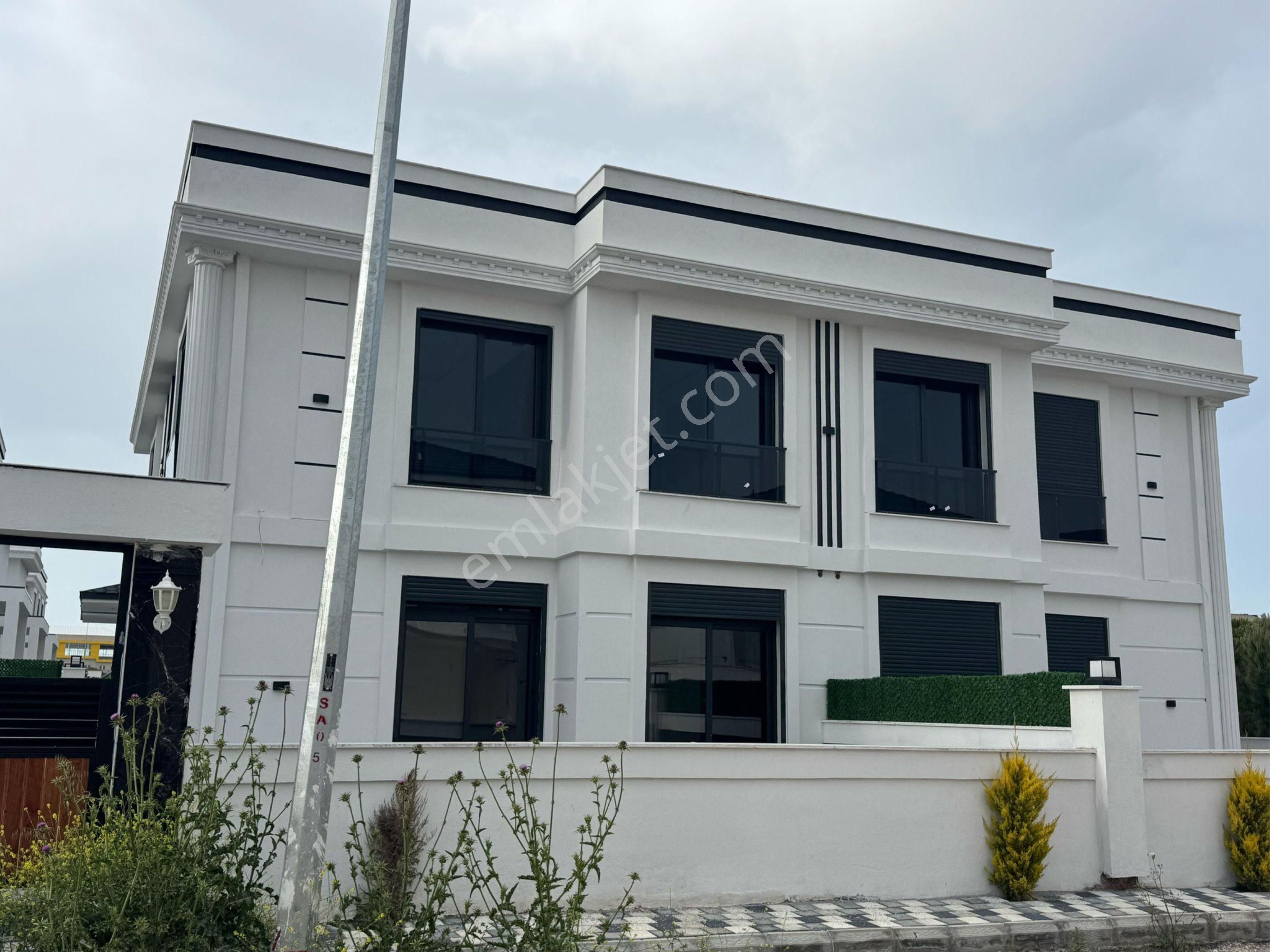 Didim Çamlıl Mahallesi 3+1 Villa