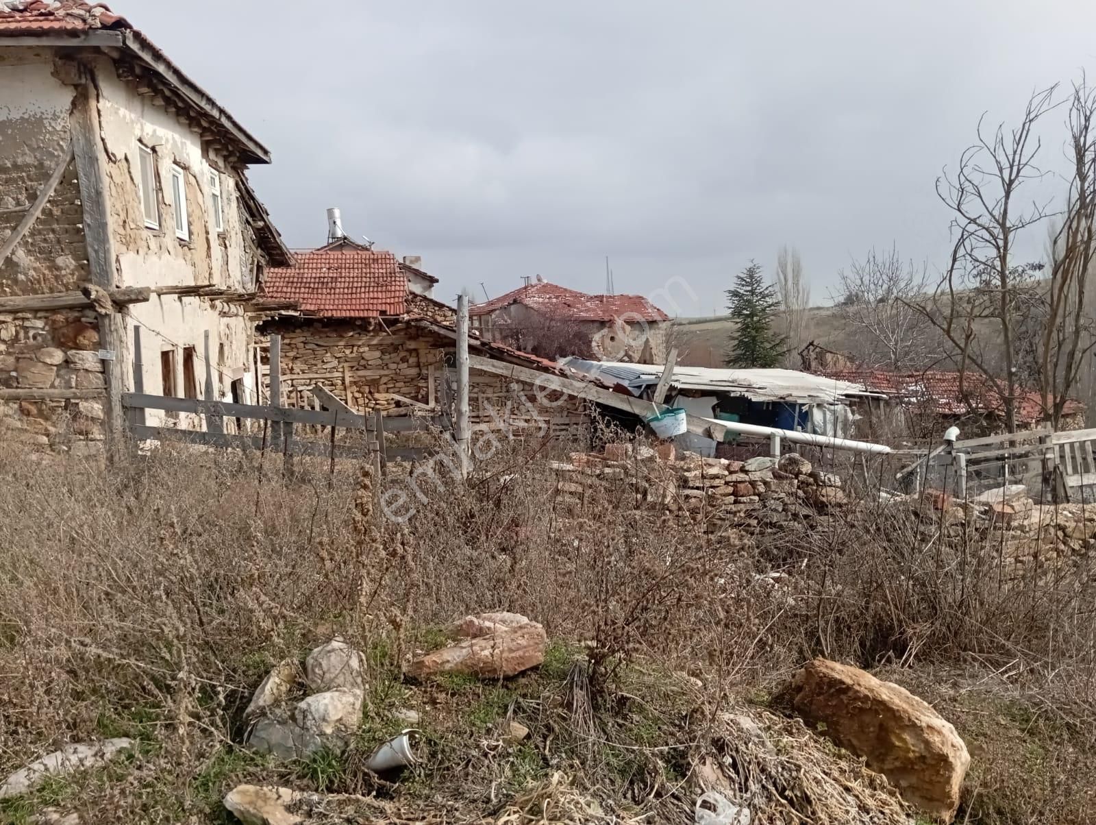 Seyitgazi Sarayörende Acil Satılık Köy Evi Ve Arsa - Görsel 2