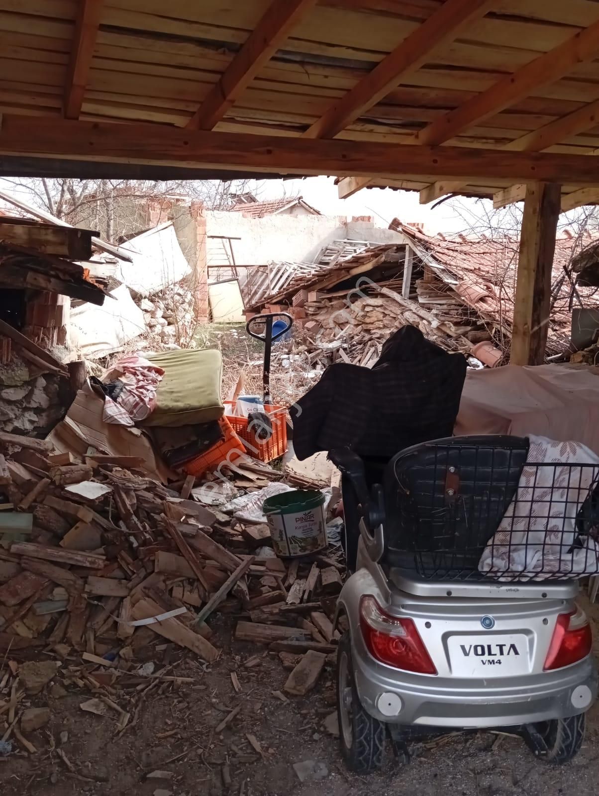 Seyitgazi Sarayörende Acil Satılık Köy Evi Ve Arsa - Görsel 6