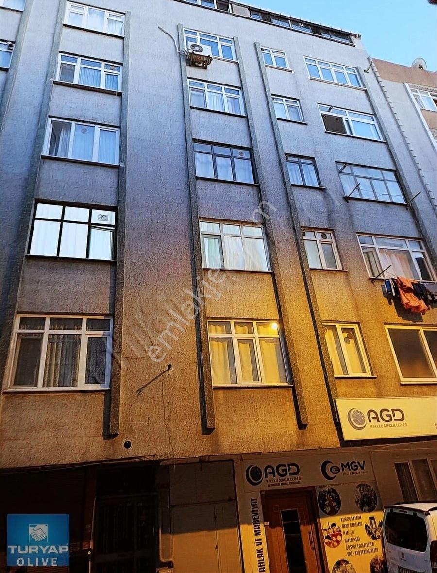 Sultangazi Sultançiftliği Mahallesi'nde Kiralık 3+1 Daire