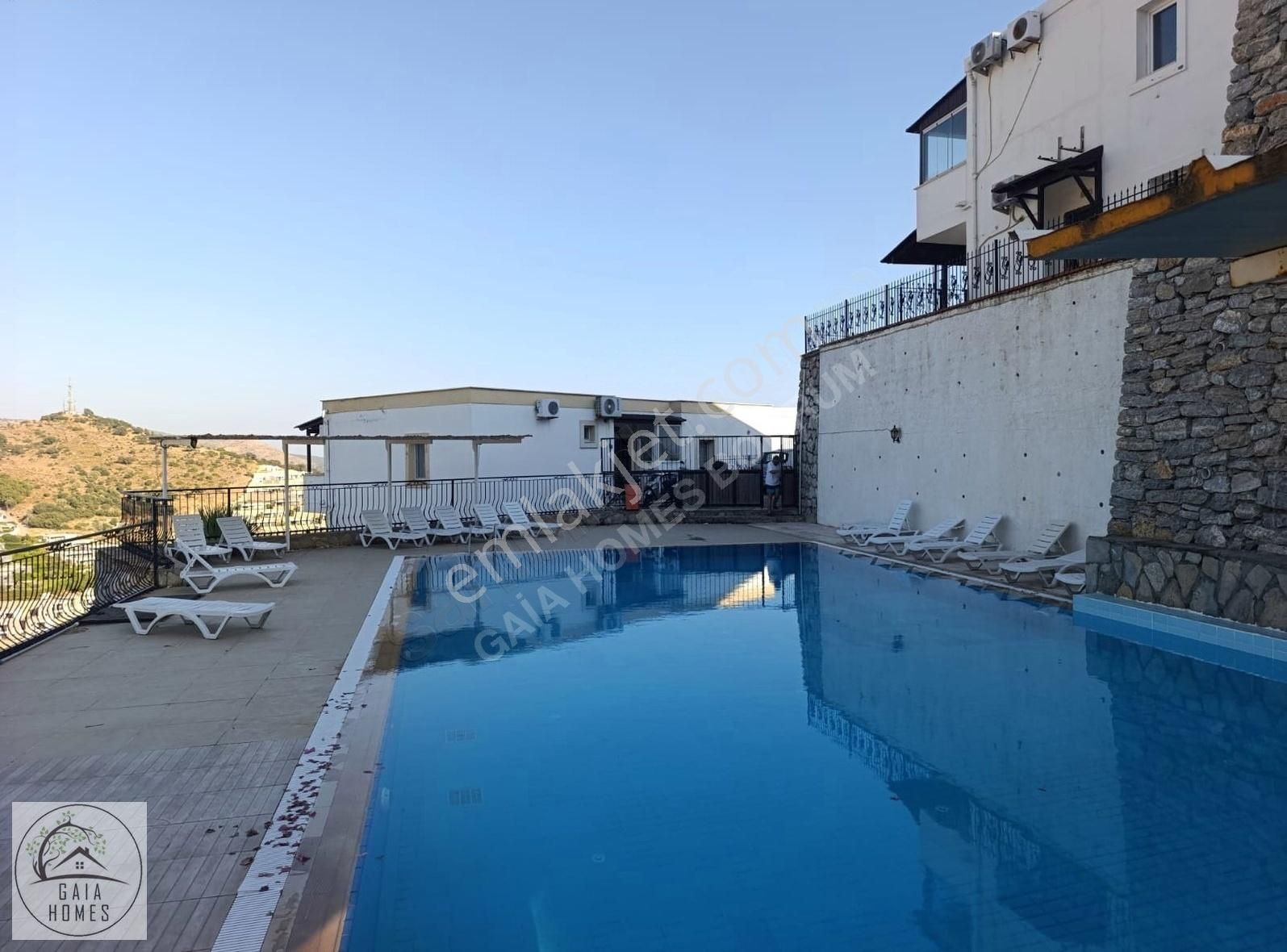 Kiralık Konacık Havuzlu Sitede 3+1 Güzel Eşyalı Bahçe Dubleksi