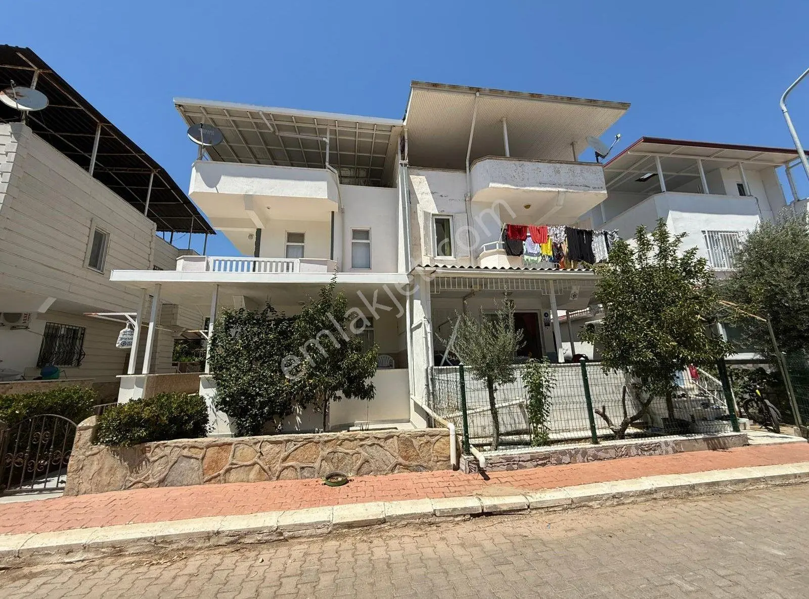 Remax Cool'dan Akkent Sitesinde 3+1 Bahçelı Ikız Vılla - Görsel 4