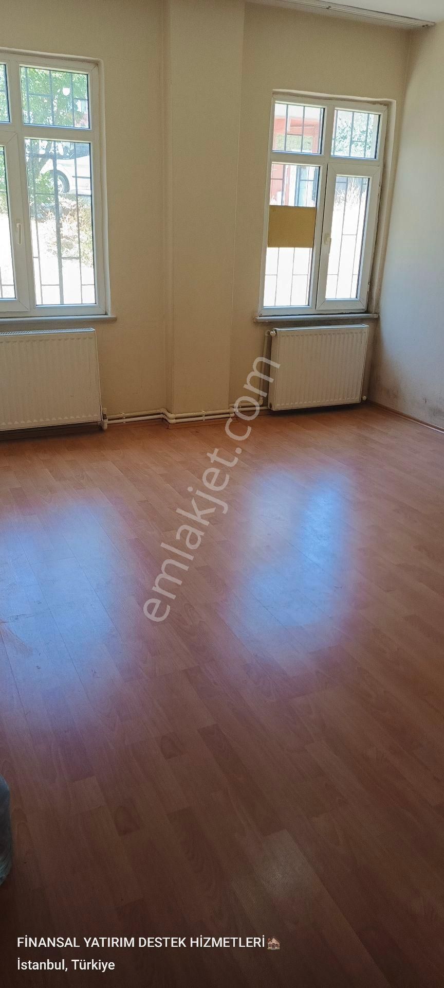 Ümraniye Tepeüstü Tavukçuyolu Caddesi Metrolar Yürüme 1.kat 2+1 115metre Kiralık Daire Ev Balkon