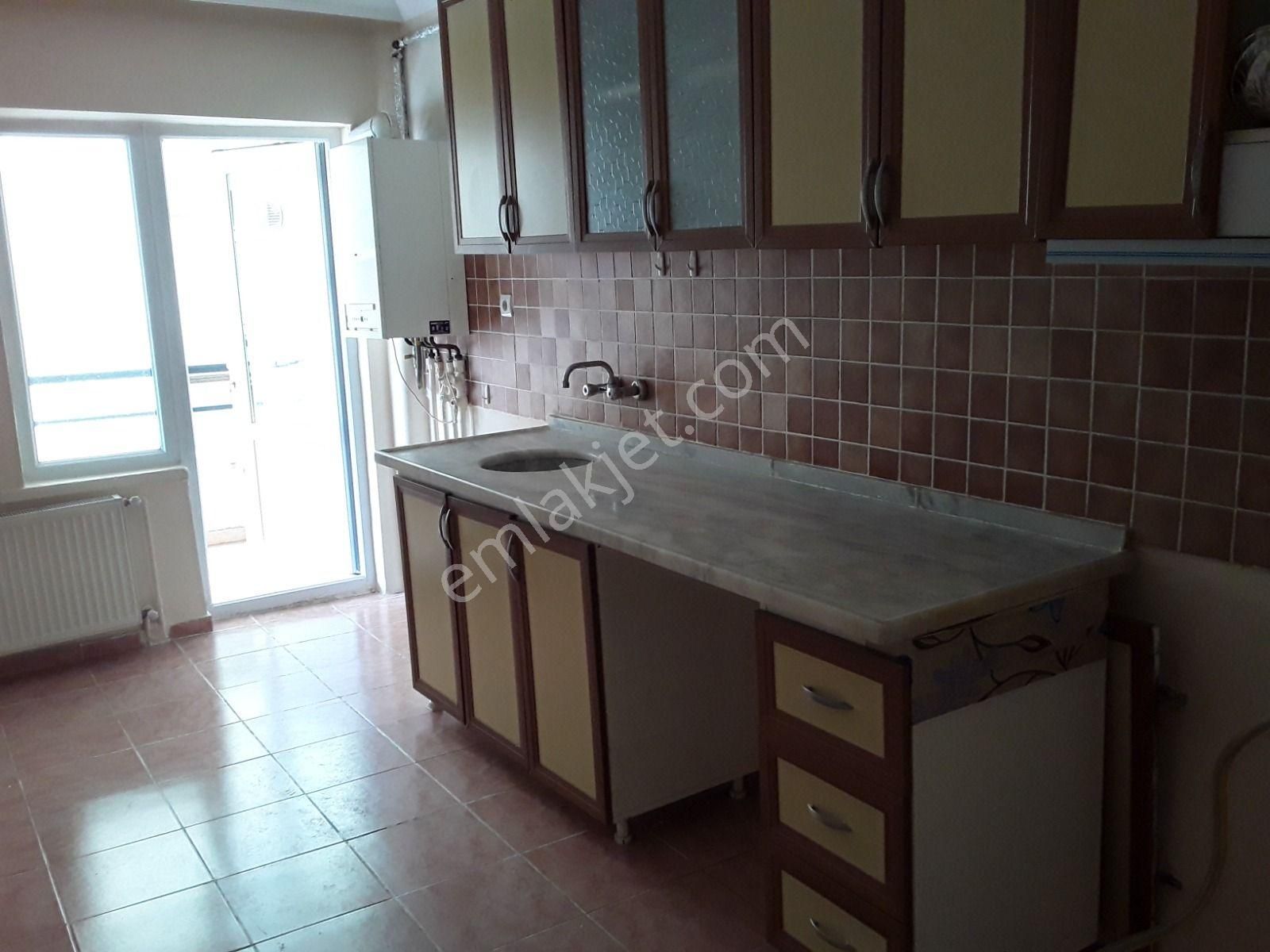 Abidin Paşada Asansörlü 2. Katta 3+1 Satılık Daire