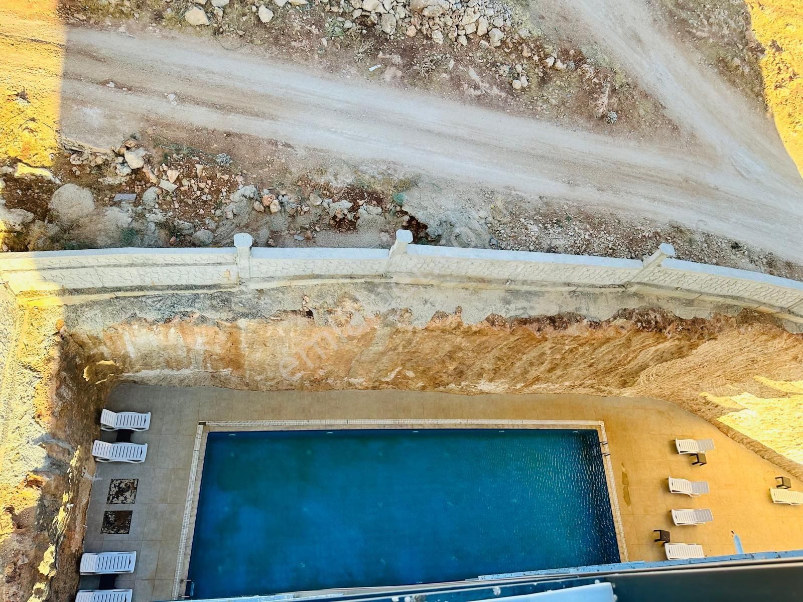 Dinç Emlaktan Satılık Ultra Lüks 1+1 Daire Havuzlu Site İçi - Görsel 11