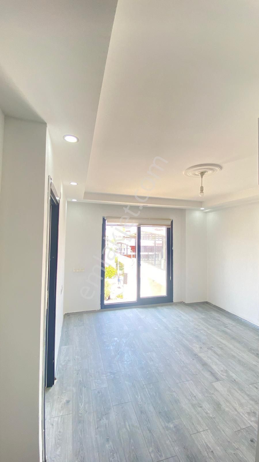 Kuşadası Davutlar Merkezde Satılık 1+1 Daire