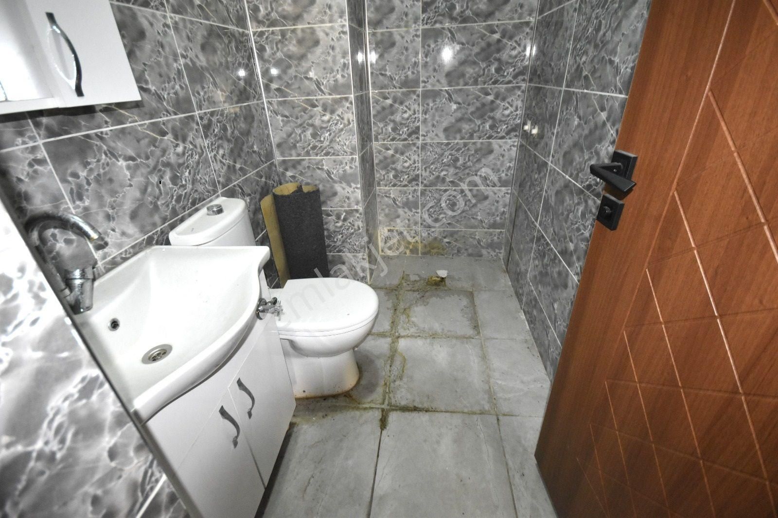 Seba'da Sefaköy Merkez'de Cadde Üzeri Kiralık 550m2 5 Katlı Bina - Görsel 31