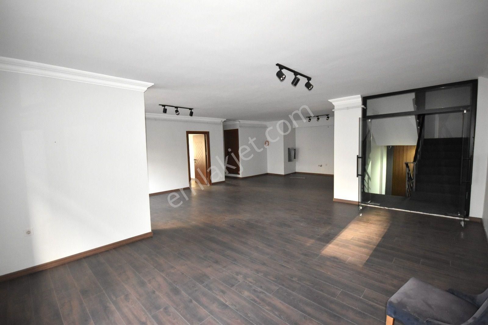 Seba'da Sefaköy Merkez'de Cadde Üzeri Kiralık 550m2 5 Katlı Bina - Görsel 20